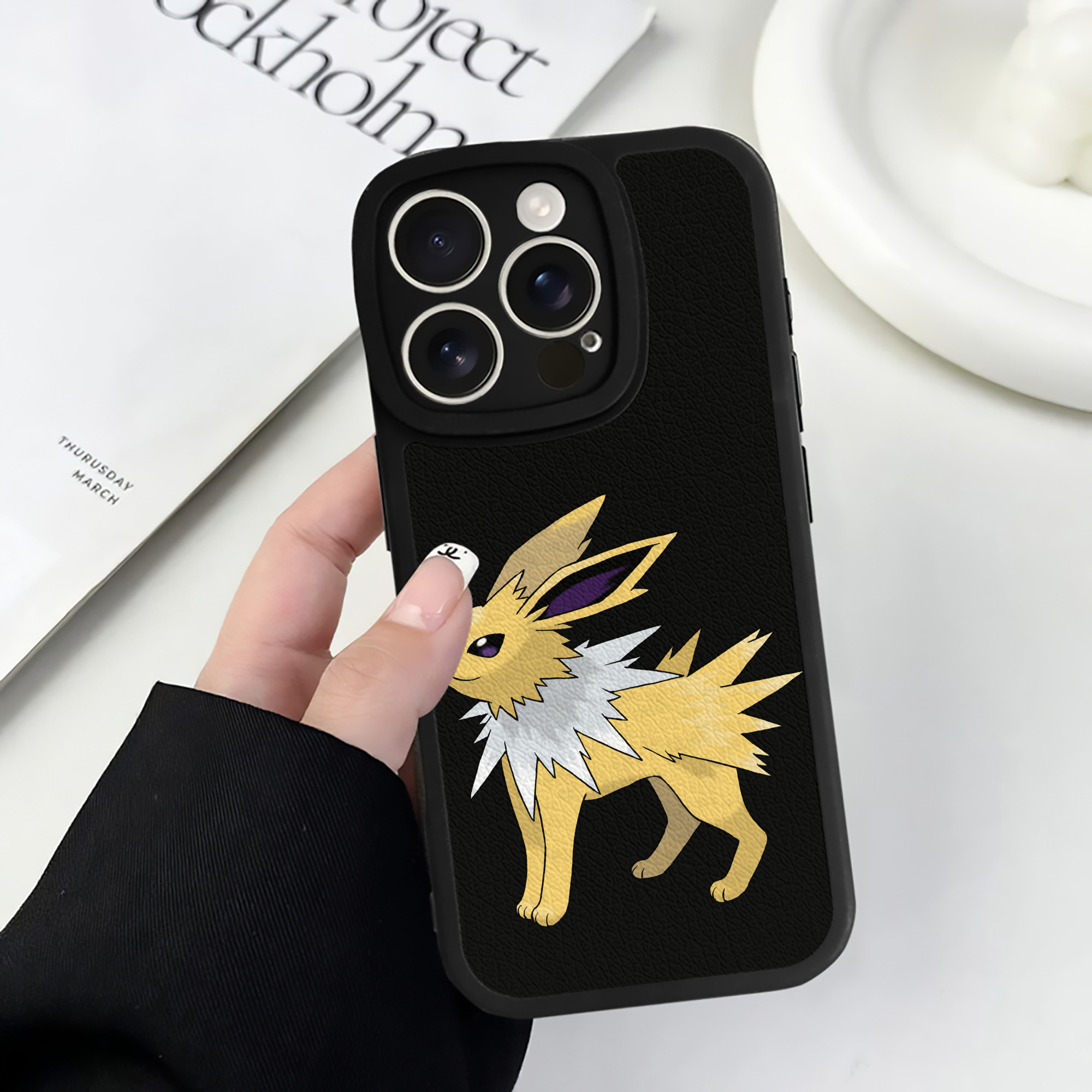 （画像用） ポケットモンスター Pokémon 【iPhone 16シリーズ対応】シリコンスマホケース（レザー調） 材質：シリコン